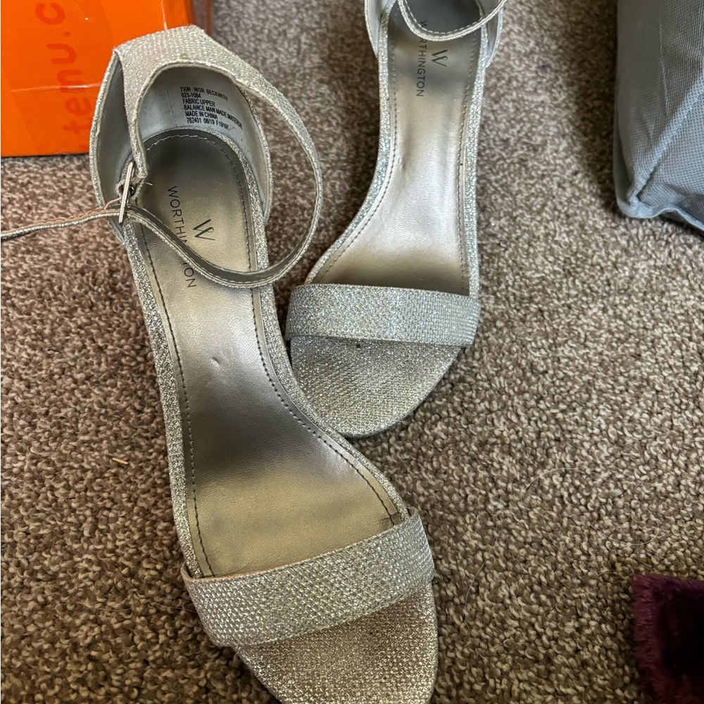 Silver heels only wore them twice homecoming and a birthday dinner!